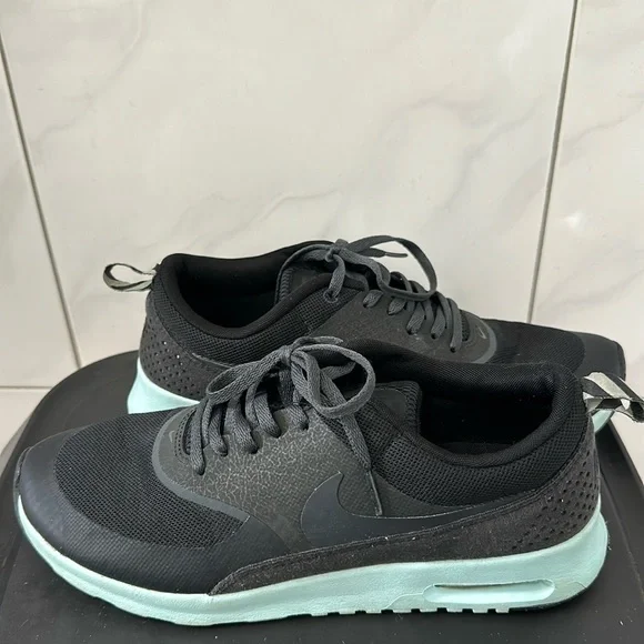 Nike Air Max Thea - Picture 2 of 11